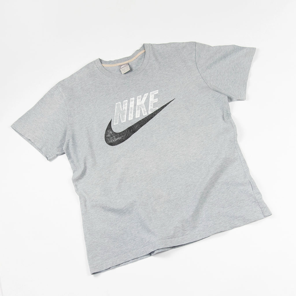 T-shirt Nike con stampa - L