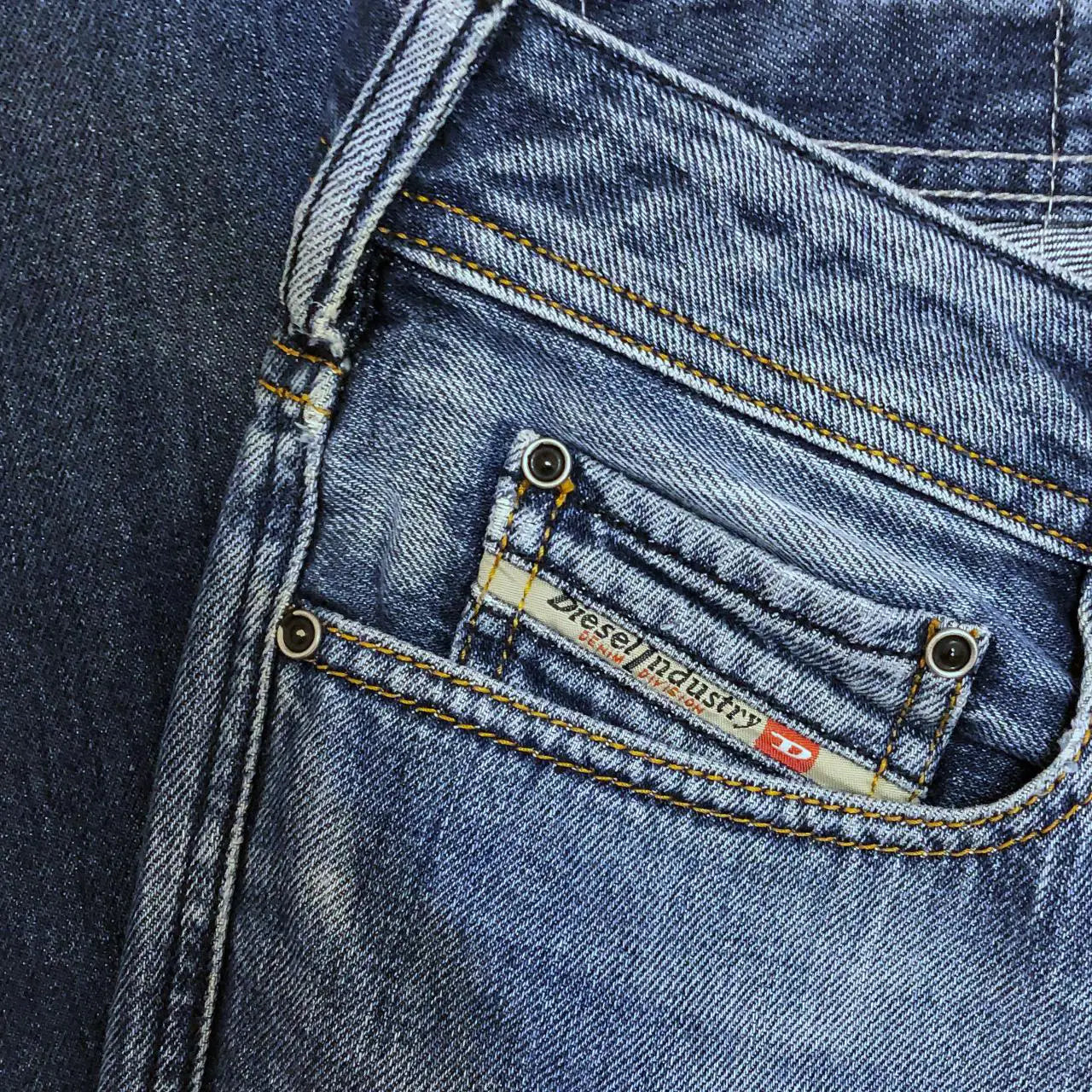 Jeans - W33 L32